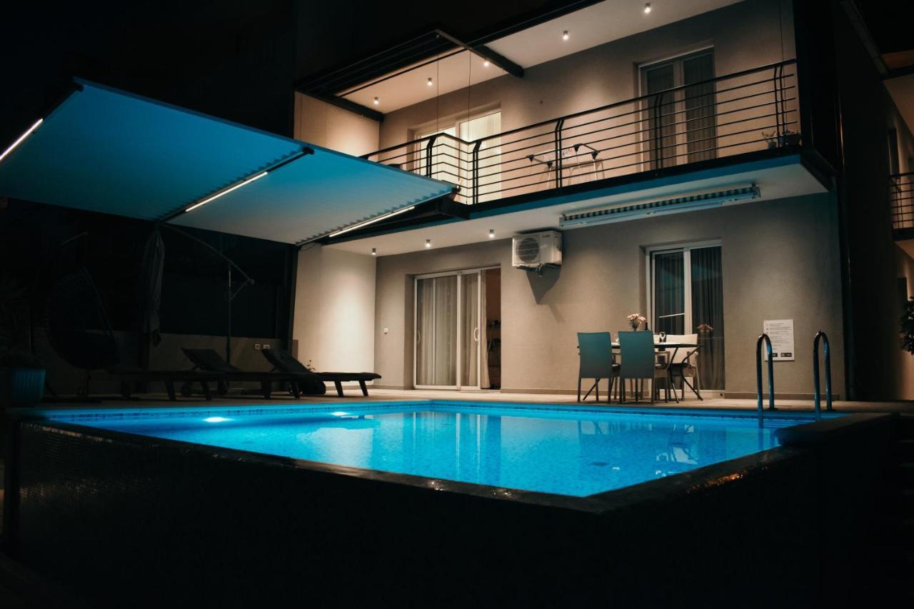 Apartment With Private Pool "Patricia" Makarska Extérieur photo