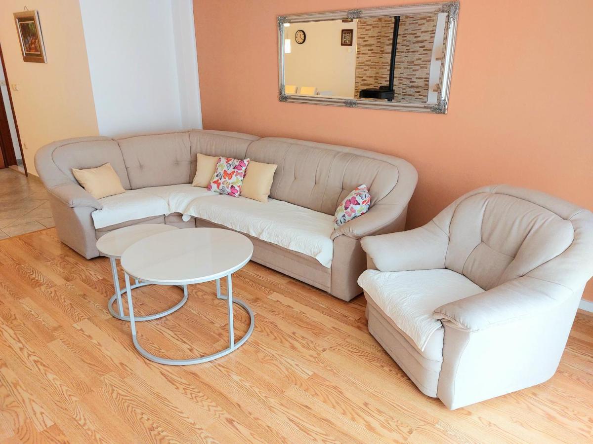 Apartment With Private Pool "Patricia" Makarska Extérieur photo