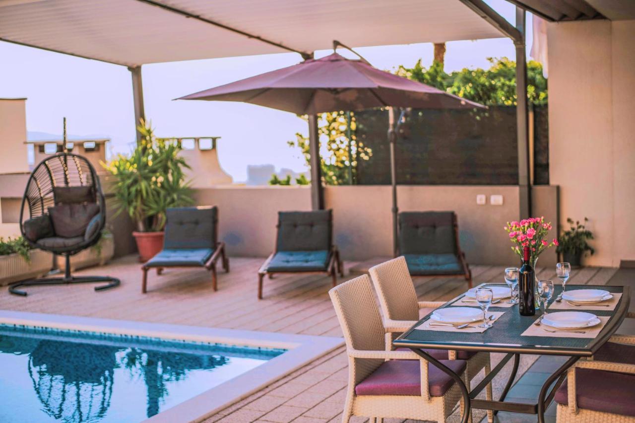 Apartment With Private Pool "Patricia" Makarska Extérieur photo