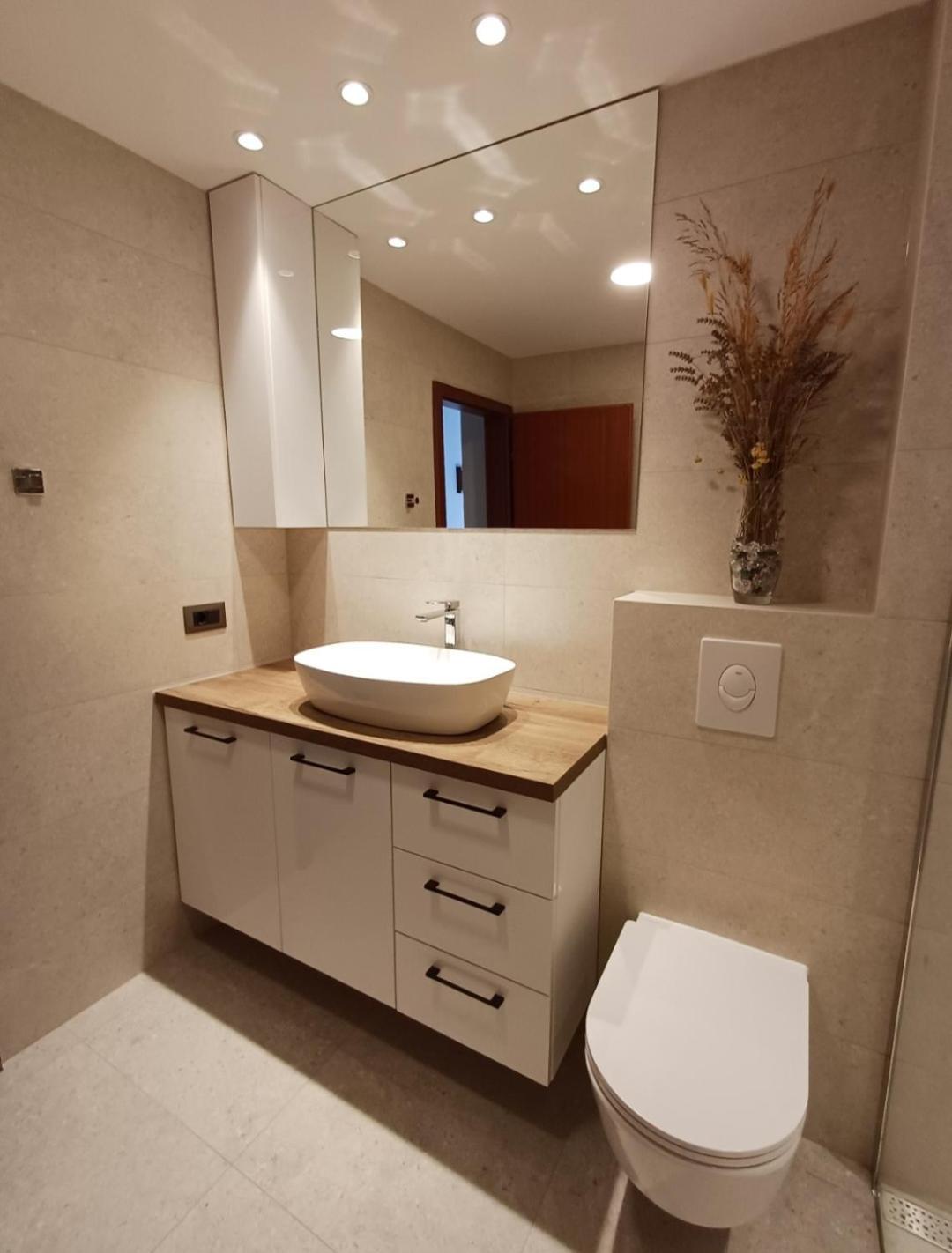 Apartment With Private Pool "Patricia" Makarska Extérieur photo